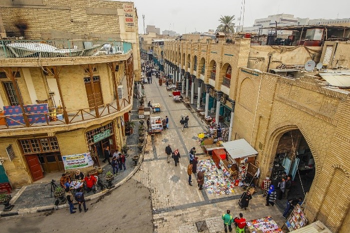 گذر متنبّی (Mutanabbi Street) در شهر بغداد، عراق

